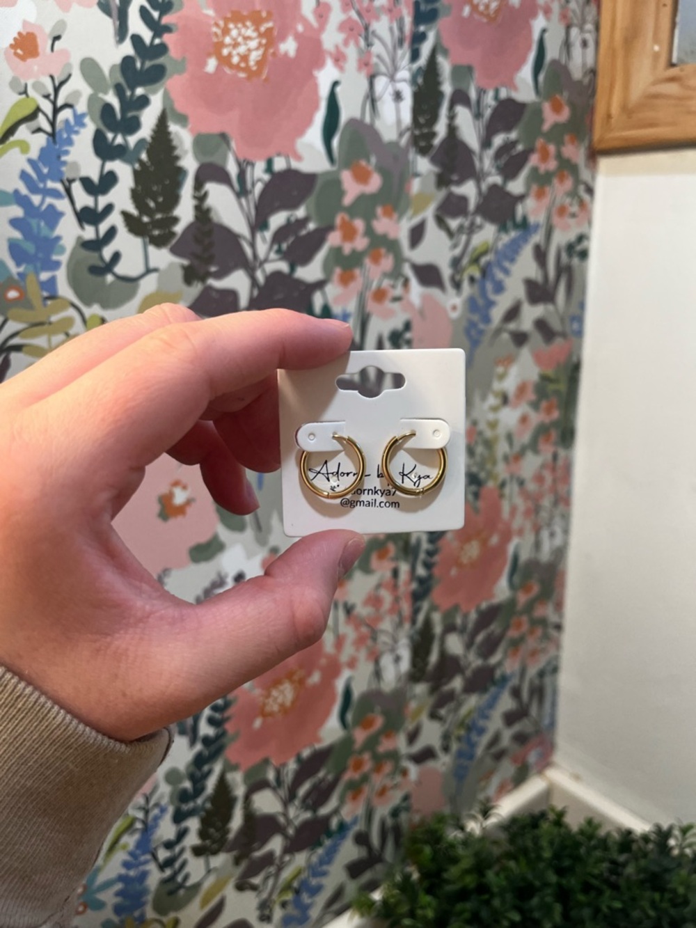 Gold Hoop Earrings — Classic Everyday Hoops